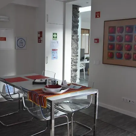 Casa Andorinhas بيت للعطل *